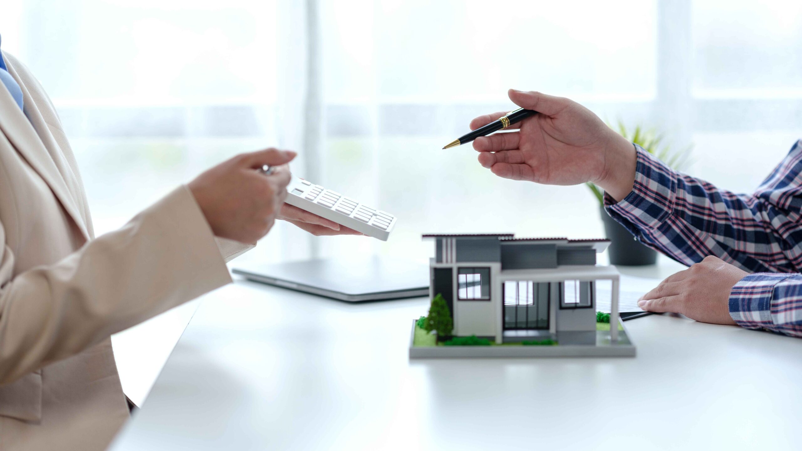 Choosing Between Loan Modification and Refinancing